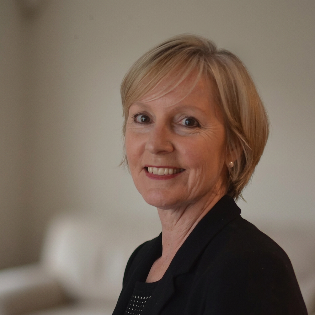Dr Caroline Herd